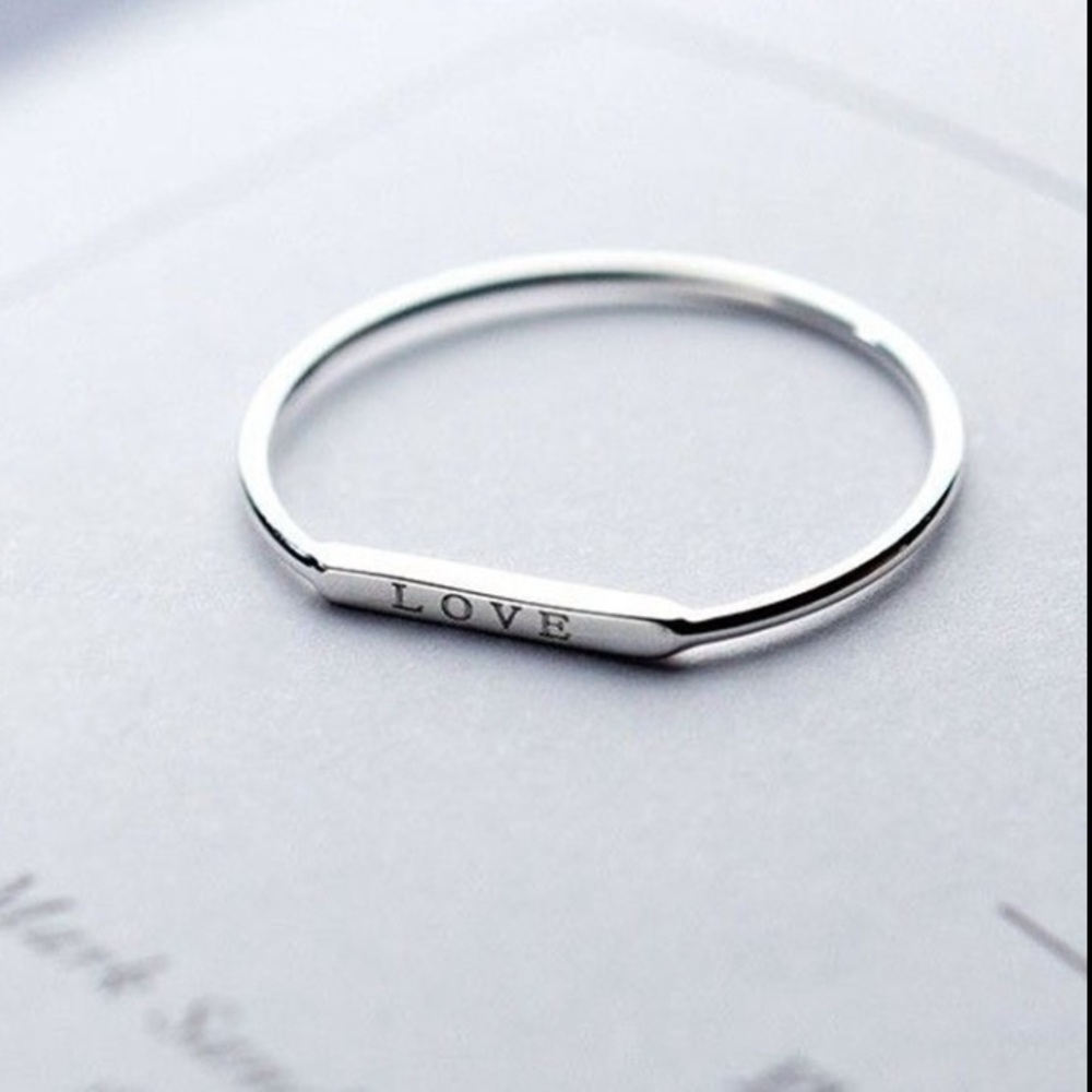 NEW Women's Dainty White Gold-Plated S925 LOVE Bar Band Ring Size 7